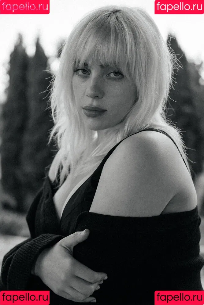 Billie Eilish / Fake / billeeilish / billieeilish Onlyfans Photo Gallery 