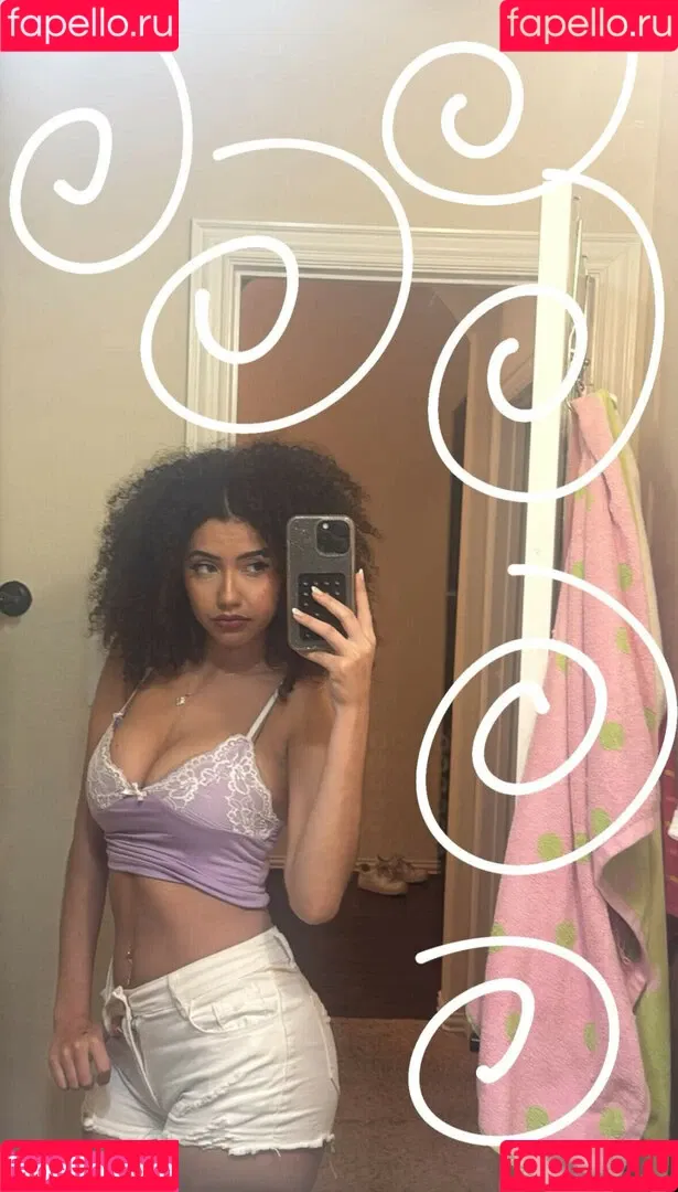 Megan Botnick / mbeeco Onlyfans Photo Gallery 
