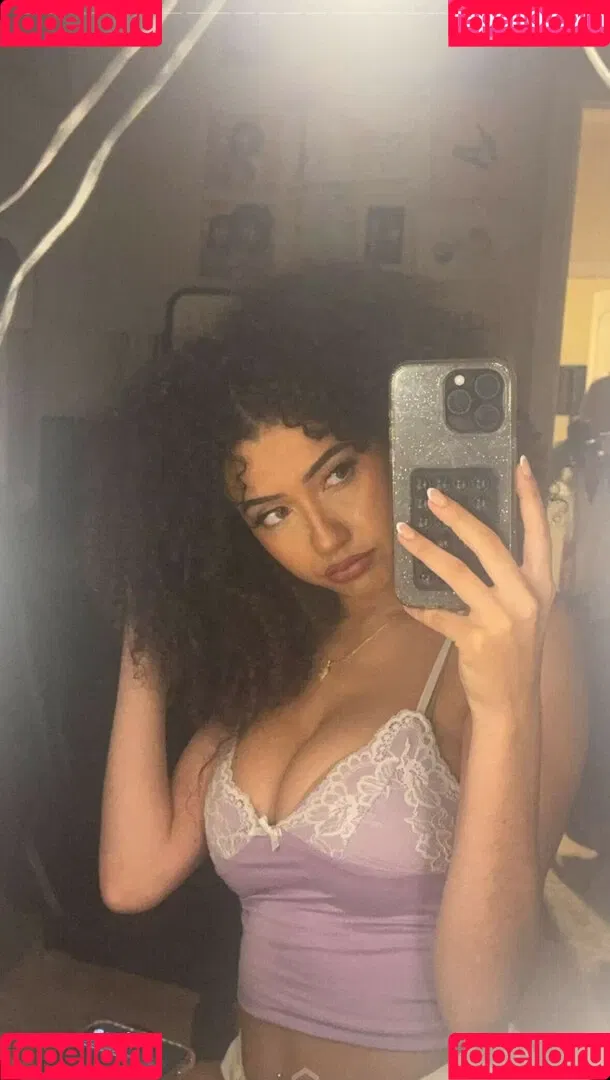 Megan Botnick / mbeeco Onlyfans Photo Gallery 