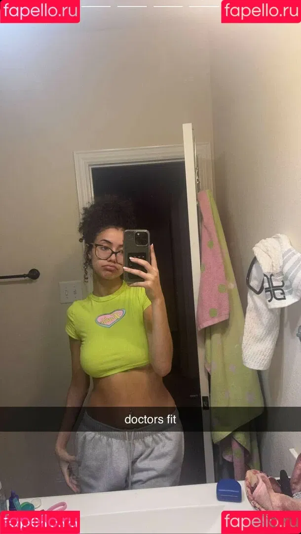 Megan Botnick / mbeeco Onlyfans Photo Gallery 