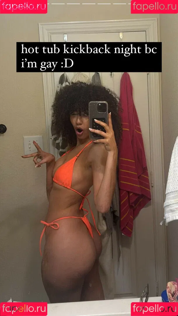 Megan Botnick / mbeeco Onlyfans Photo Gallery 
