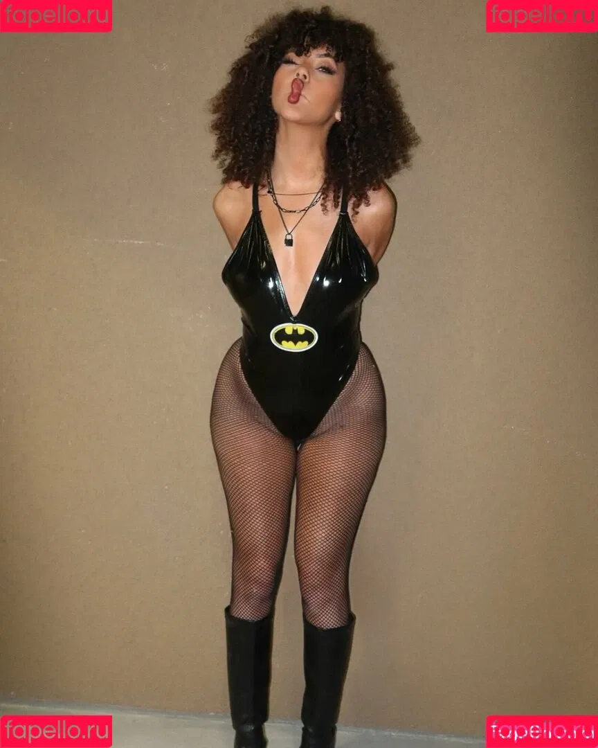 Megan Botnick / mbeeco Onlyfans Photo Gallery 
