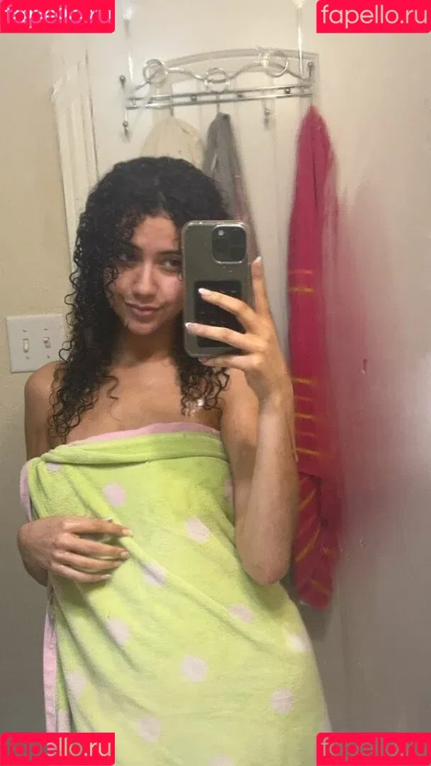 Megan Botnick / mbeeco Onlyfans Photo Gallery 