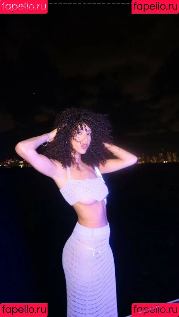Megan Botnick / mbeeco Onlyfans Photo Gallery 