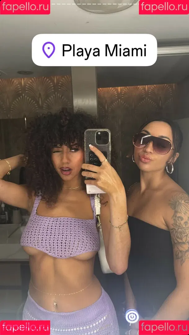 Megan Botnick / mbeeco Onlyfans Photo Gallery 