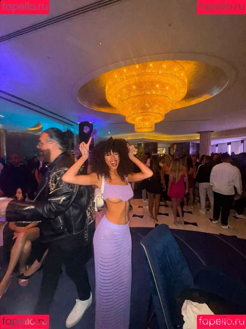 Megan Botnick / mbeeco Onlyfans Photo Gallery 