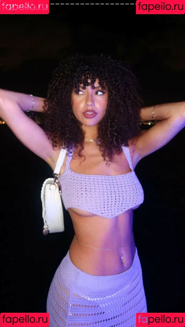 Megan Botnick / mbeeco Onlyfans Photo Gallery 