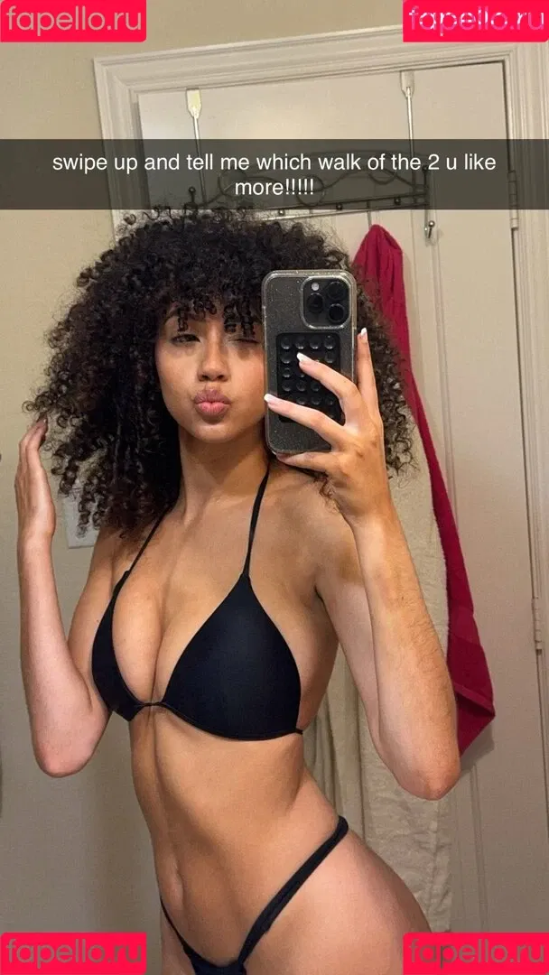 Megan Botnick / mbeeco Onlyfans Photo Gallery 