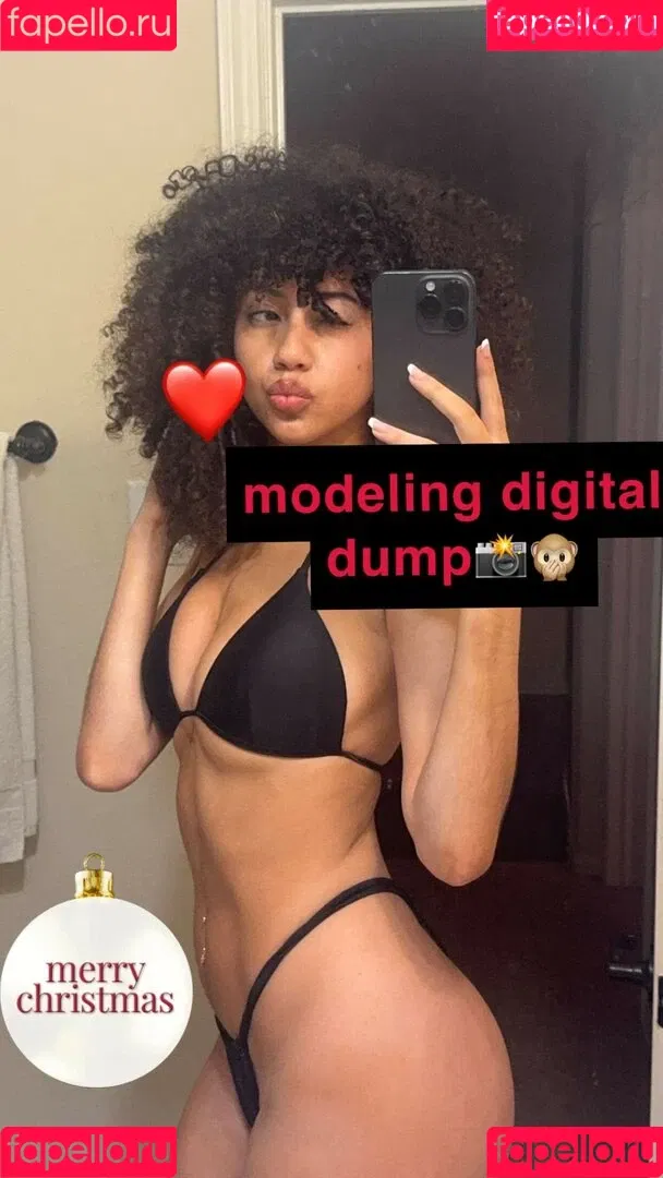 Megan Botnick / mbeeco Onlyfans Photo Gallery 