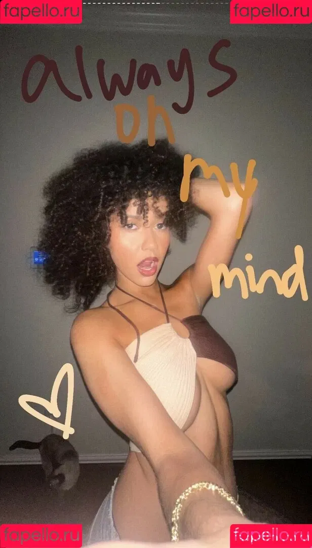 Megan Botnick / mbeeco Onlyfans Photo Gallery 