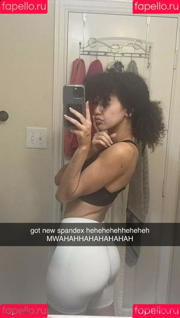Megan Botnick / mbeeco Onlyfans Photo Gallery 