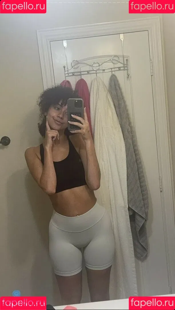 Megan Botnick / mbeeco Onlyfans Photo Gallery 