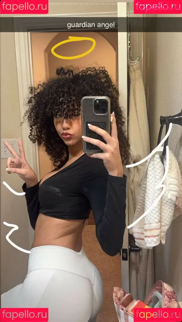 Megan Botnick / mbeeco Onlyfans Photo Gallery 