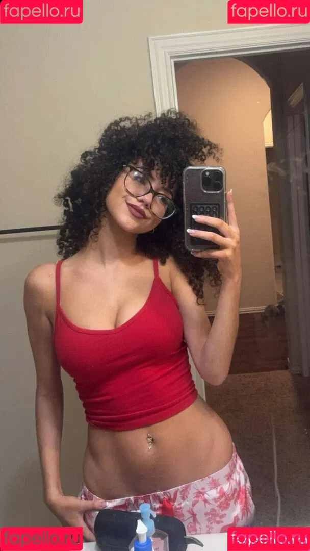 Megan Botnick / mbeeco Onlyfans Photo Gallery 