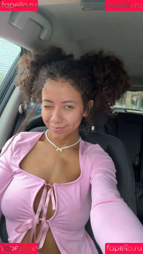 Megan Botnick / mbeeco Onlyfans Photo Gallery 