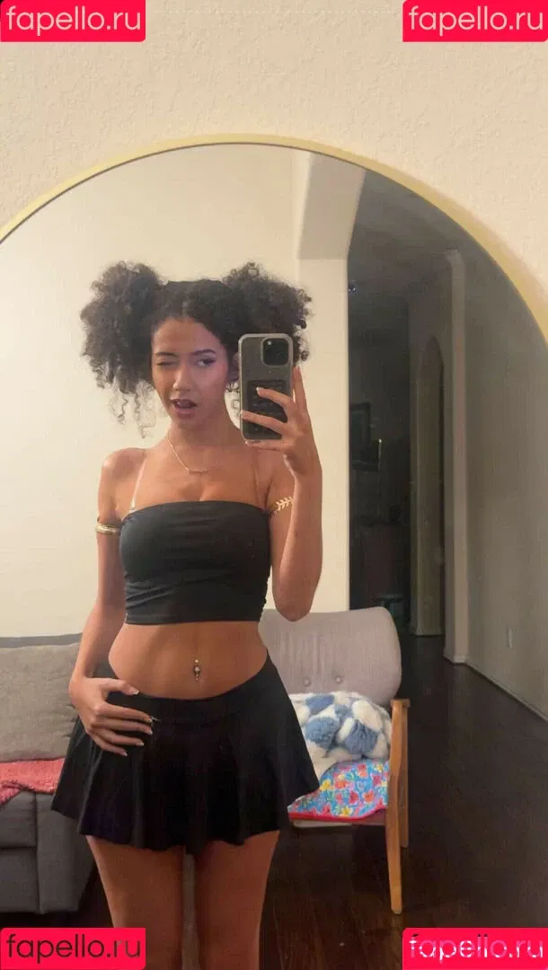Megan Botnick / mbeeco Onlyfans Photo Gallery 