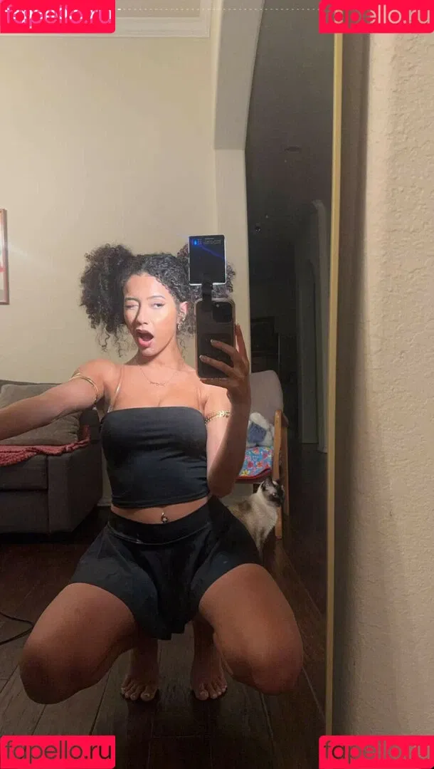 Megan Botnick / mbeeco Onlyfans Photo Gallery 