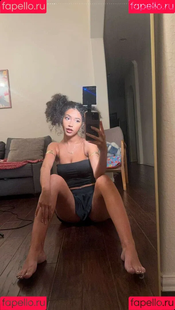 Megan Botnick / mbeeco Onlyfans Photo Gallery 