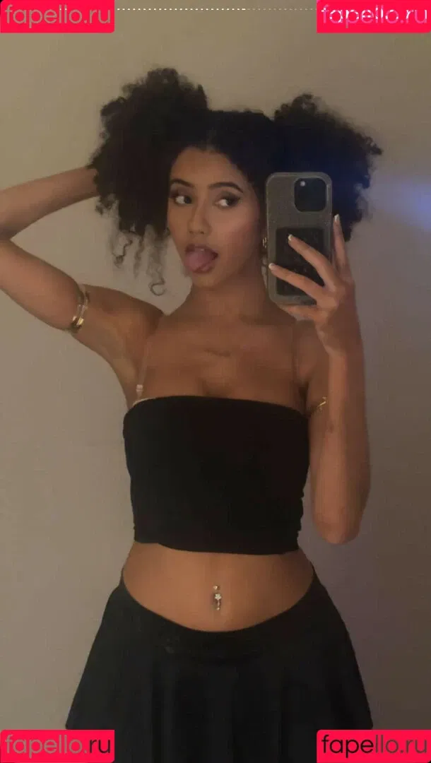 Megan Botnick / mbeeco Onlyfans Photo Gallery 