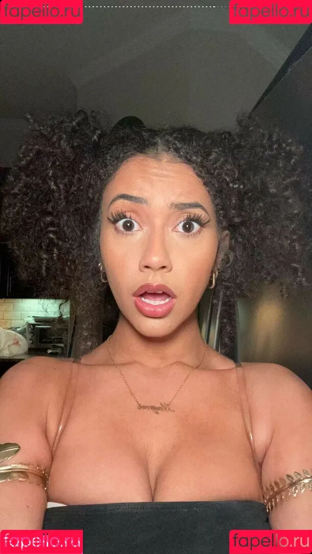 Megan Botnick / mbeeco Onlyfans Photo Gallery 