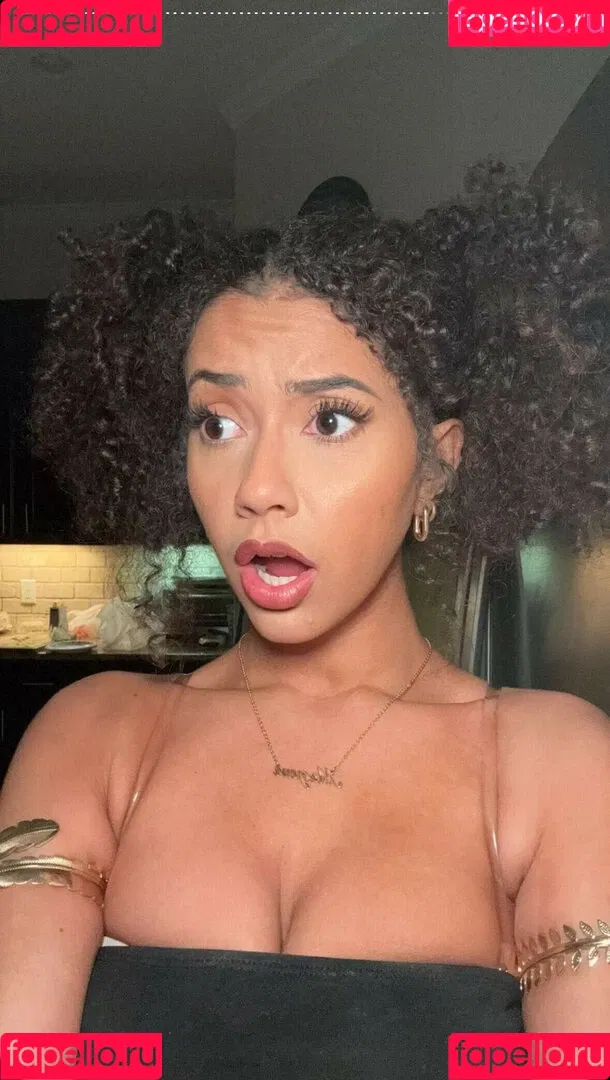 Megan Botnick / mbeeco Onlyfans Photo Gallery 