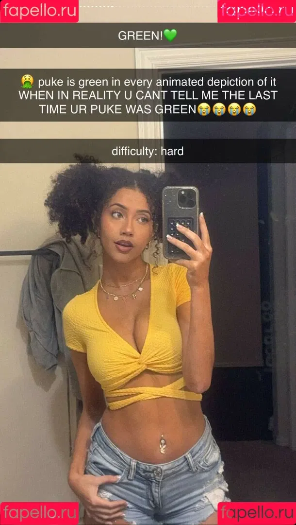 Megan Botnick / mbeeco Onlyfans Photo Gallery 