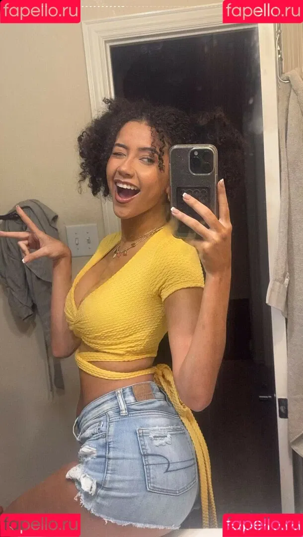 Megan Botnick / mbeeco Onlyfans Photo Gallery 