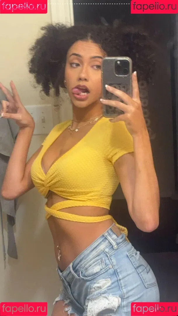 Megan Botnick / mbeeco Onlyfans Photo Gallery 