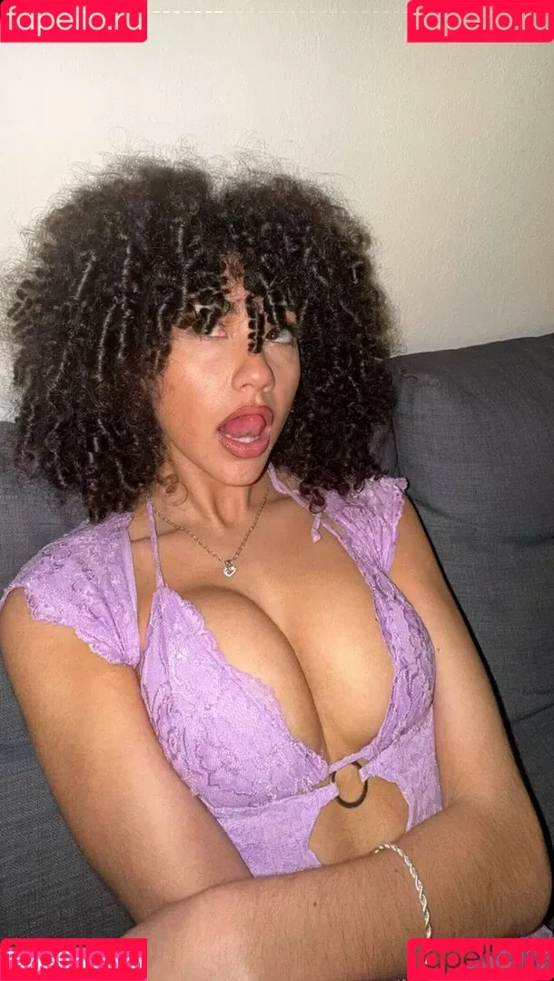 Megan Botnick / mbeeco Onlyfans Photo Gallery 