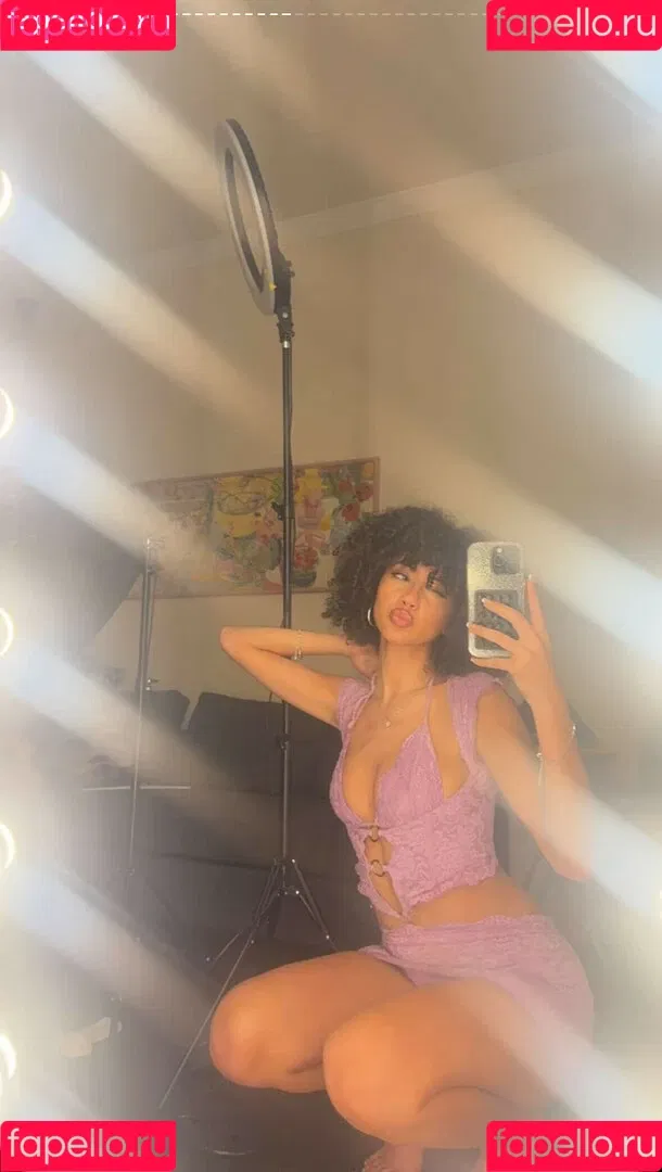 Megan Botnick / mbeeco Onlyfans Photo Gallery 