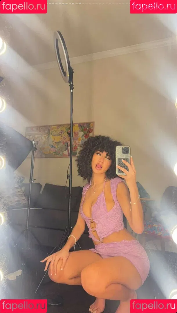 Megan Botnick / mbeeco Onlyfans Photo Gallery 
