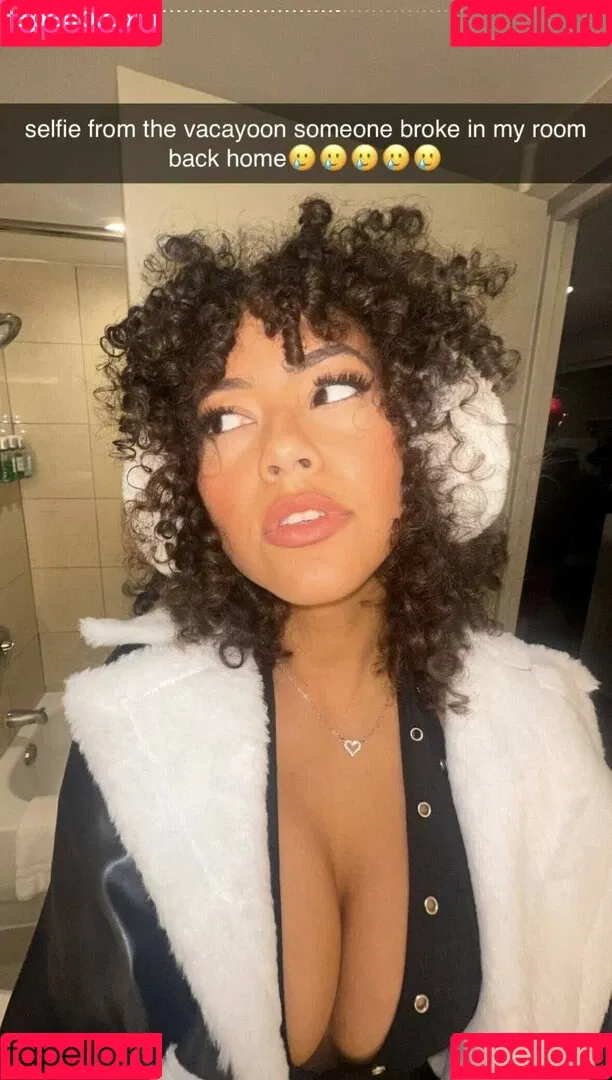 Megan Botnick / mbeeco Onlyfans Photo Gallery 