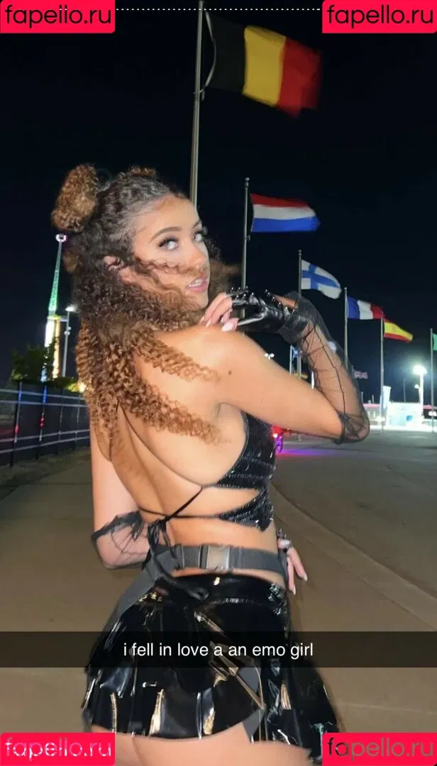 Megan Botnick / mbeeco Onlyfans Photo Gallery 