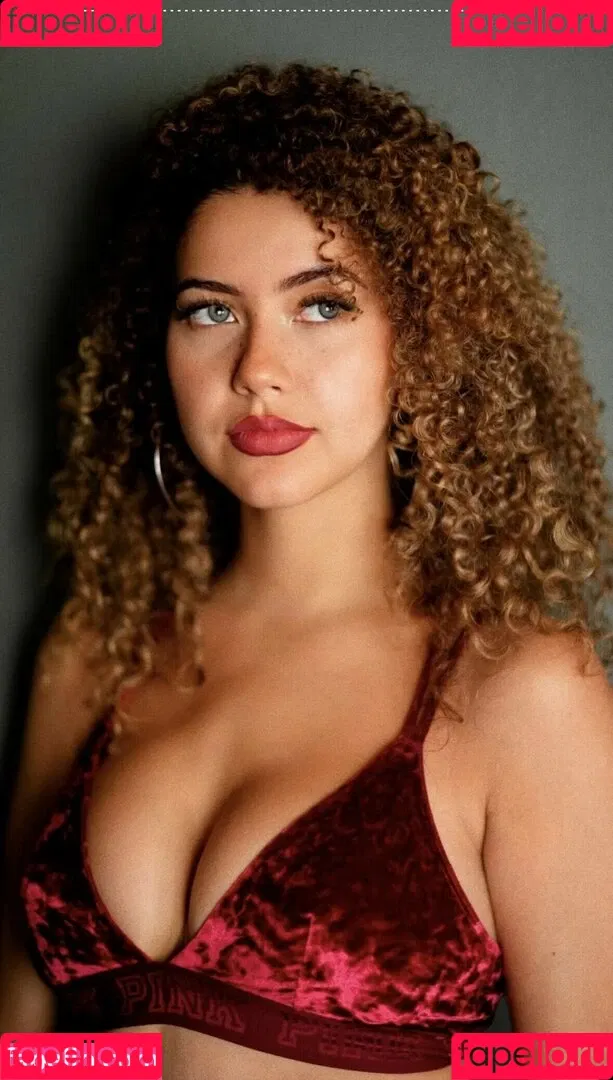 Megan Botnick / mbeeco Onlyfans Photo Gallery 