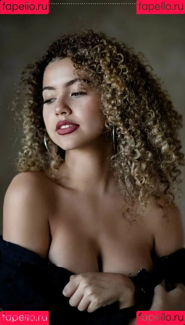 Megan Botnick / mbeeco Onlyfans Photo Gallery 