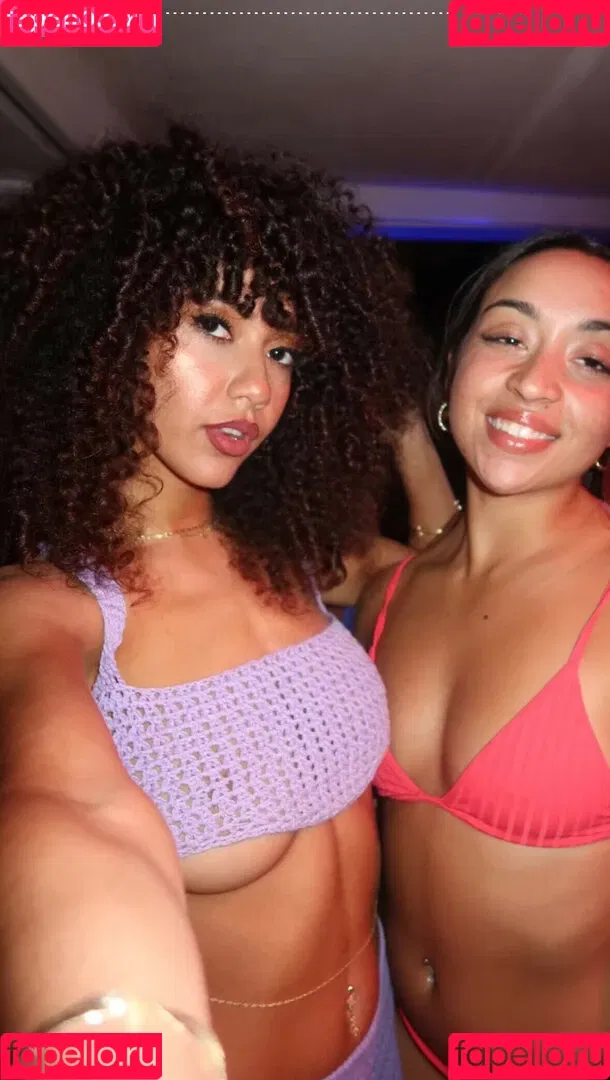 Megan Botnick / mbeeco Onlyfans Photo Gallery 