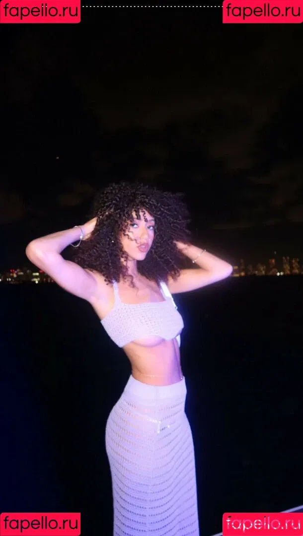 Megan Botnick / mbeeco Onlyfans Photo Gallery 