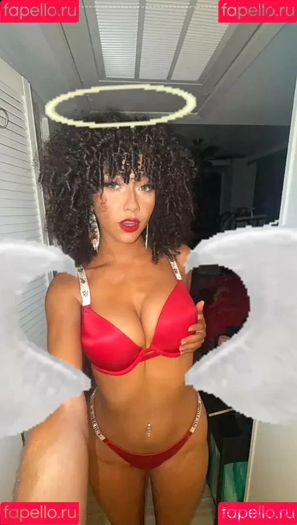 Megan Botnick / mbeeco Onlyfans Photo Gallery 