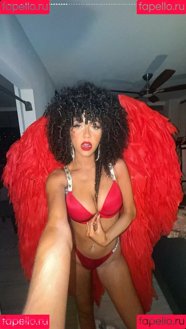 Megan Botnick / mbeeco Onlyfans Photo Gallery 