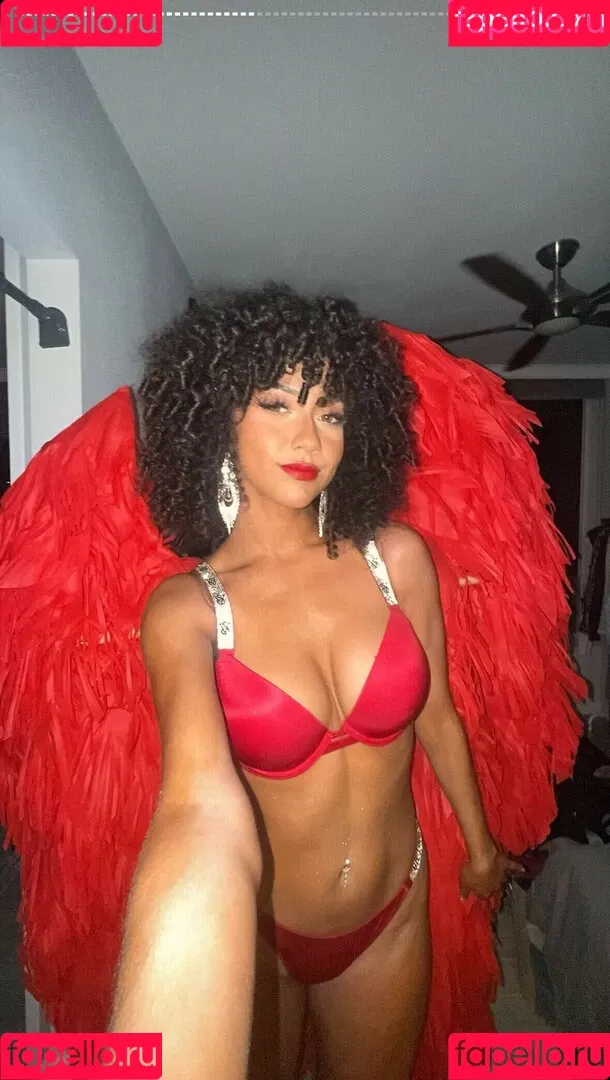 Megan Botnick / mbeeco Onlyfans Photo Gallery 