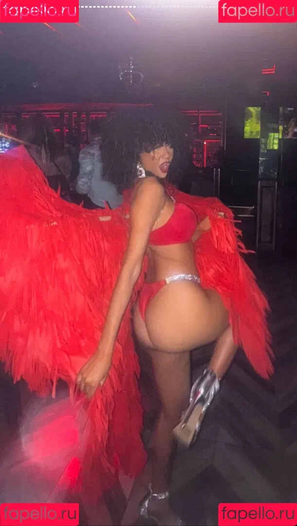 Megan Botnick / mbeeco Onlyfans Photo Gallery 