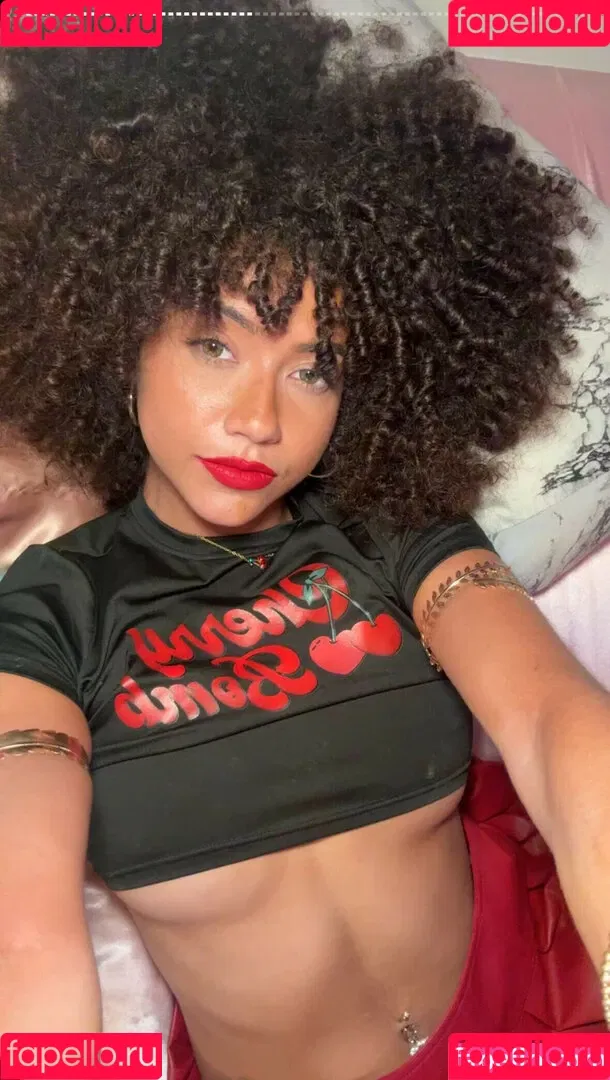 Megan Botnick / mbeeco Onlyfans Photo Gallery 