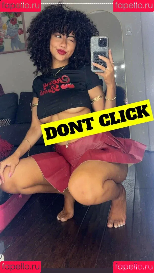 Megan Botnick / mbeeco Onlyfans Photo Gallery 