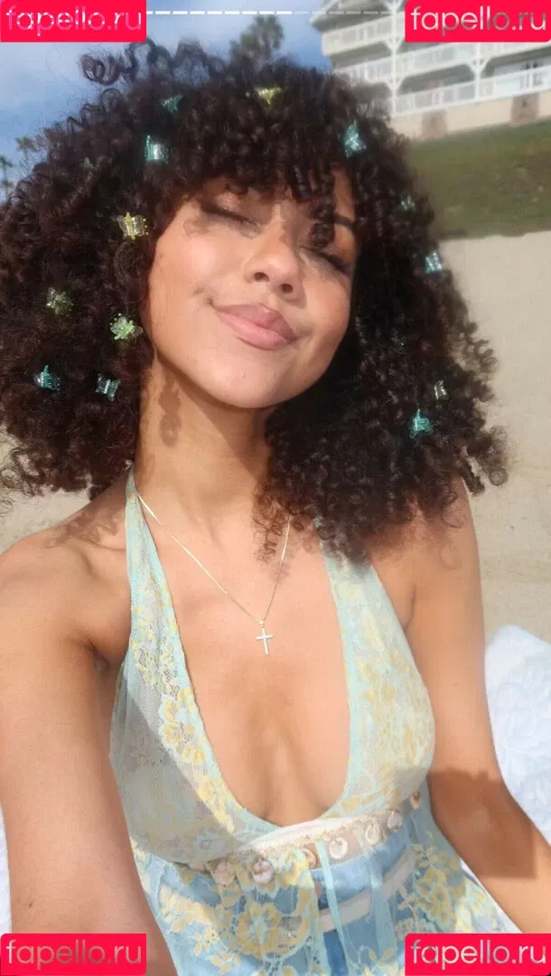 Megan Botnick / mbeeco Onlyfans Photo Gallery 