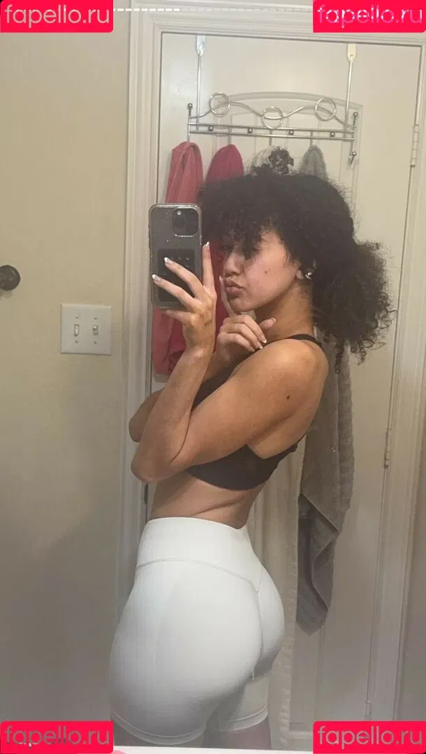 Megan Botnick / mbeeco Onlyfans Photo Gallery 