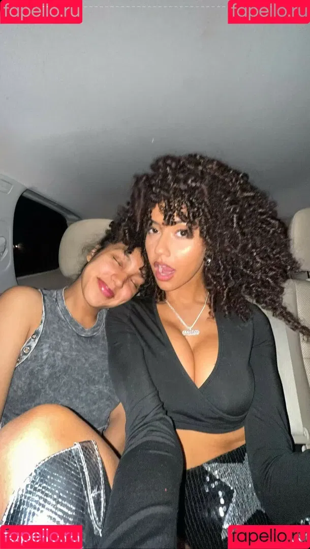 Megan Botnick / mbeeco Onlyfans Photo Gallery 