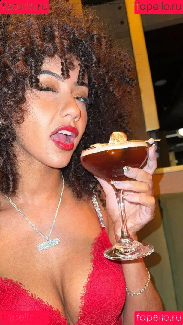 Megan Botnick / mbeeco Onlyfans Photo Gallery 