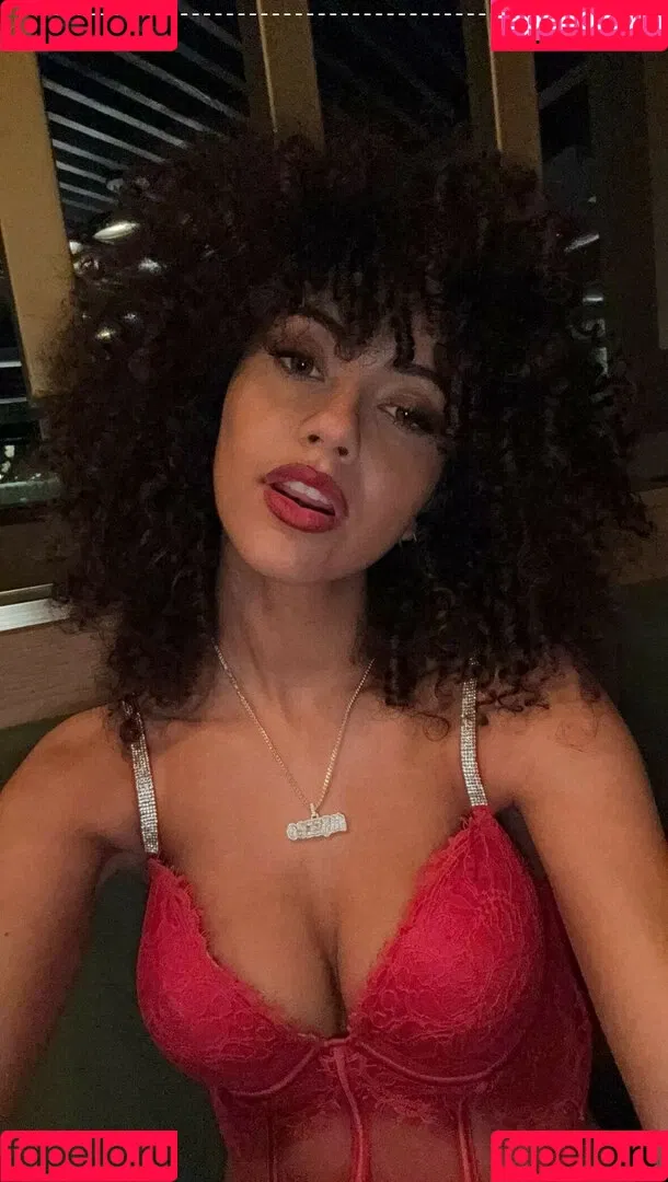 Megan Botnick / mbeeco Onlyfans Photo Gallery 