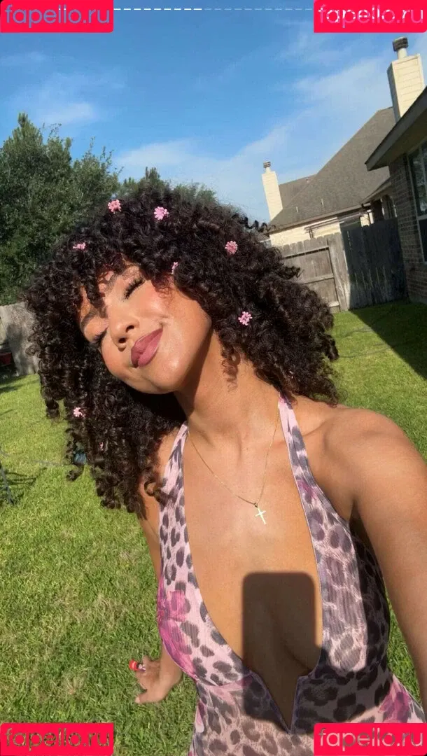 Megan Botnick / mbeeco Onlyfans Photo Gallery 