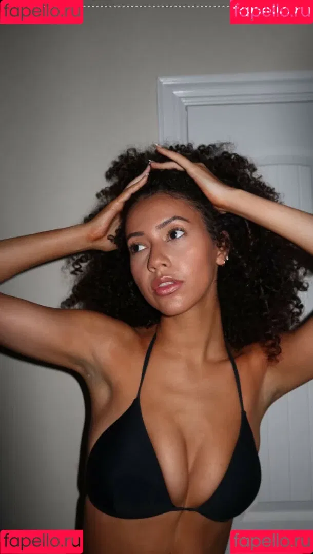 Megan Botnick / mbeeco Onlyfans Photo Gallery 